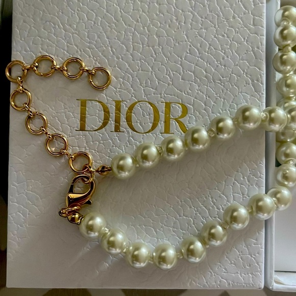 Dior Pearl Necklace - Picture 2 of 5
